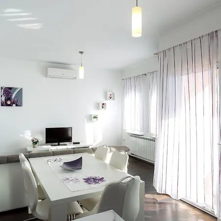 In Mit Grosser Terrasse By Interhome * Dugi Rat