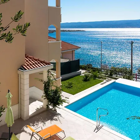In Mit Grosser Terrasse By Interhome Dugi Rat