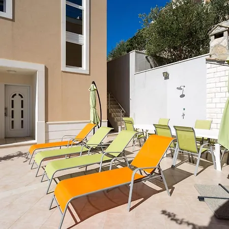 Apartman In Mit Grosser Terrasse By Interhome