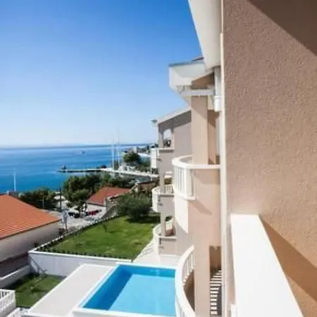 In Mit Grosser Terrasse By Interhome Apartman *