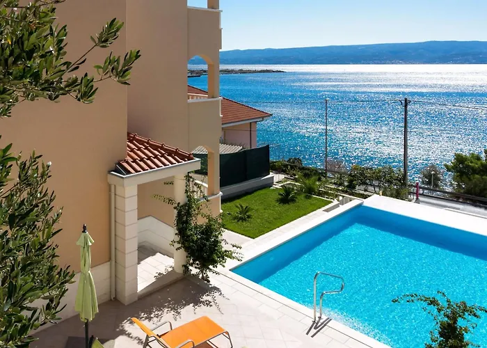 In Mit Grosser Terrasse By Interhome Dugi Rat